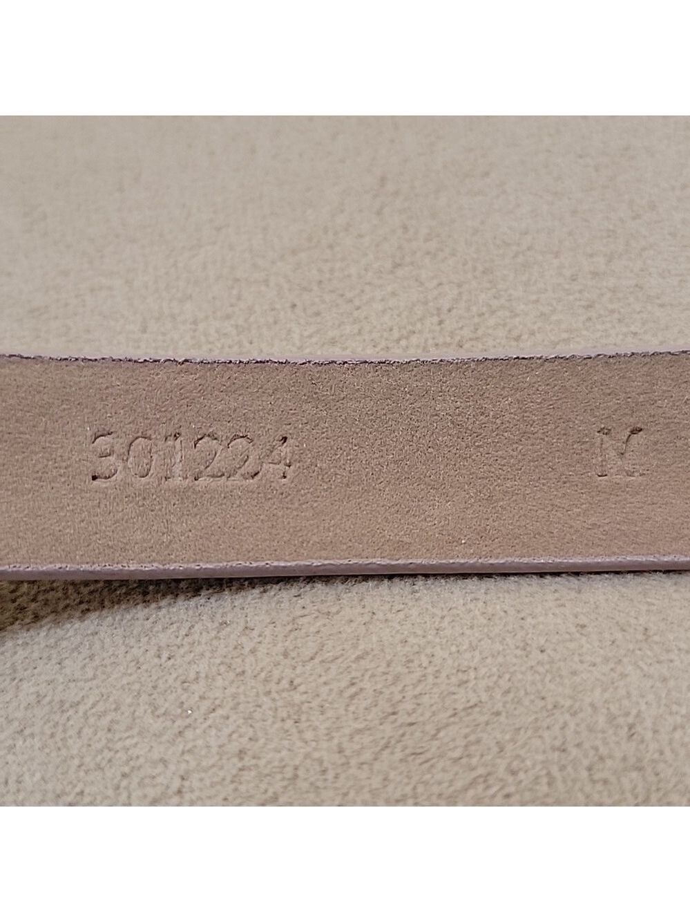 Ann Taylor Two Toned Yellow Tan Women's Skinny Belt Size Medium EUC - Picture 4 of 10